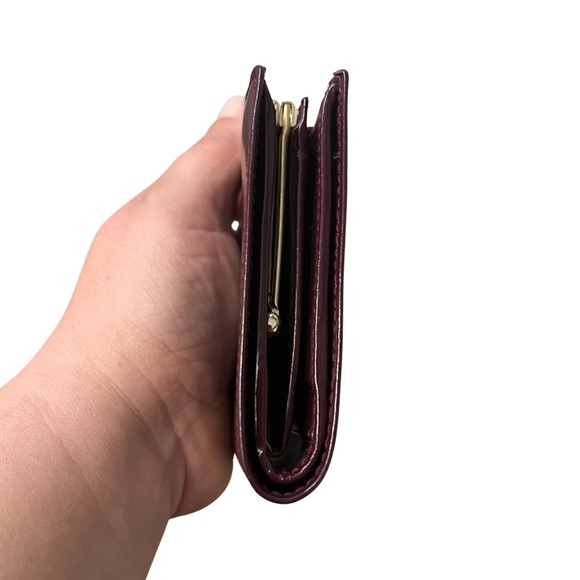 GUCCI  RARE Vintage Kiss Lock Wallet in Burgundy Color - Picture 13 of 14